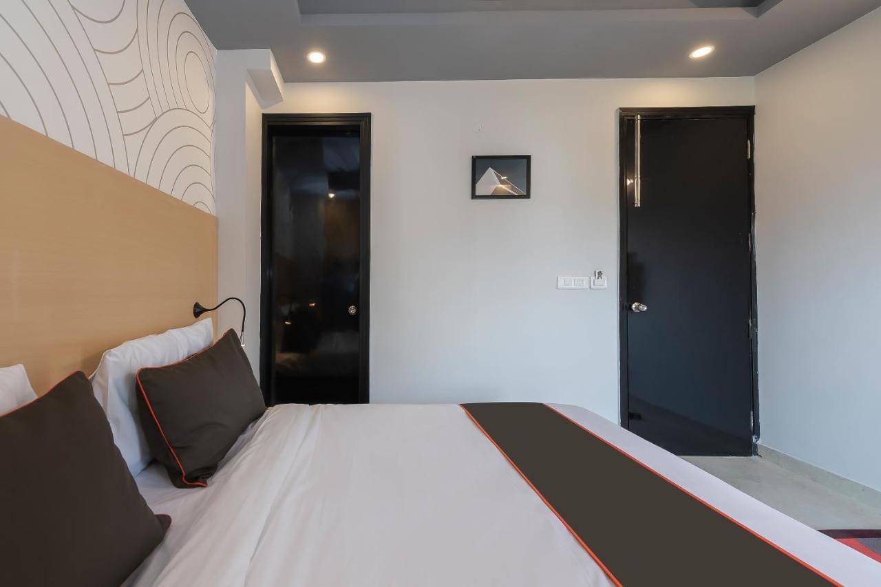 Collection O 162 Vardhman International Hotell Gurgaon Eksteriør bilde
